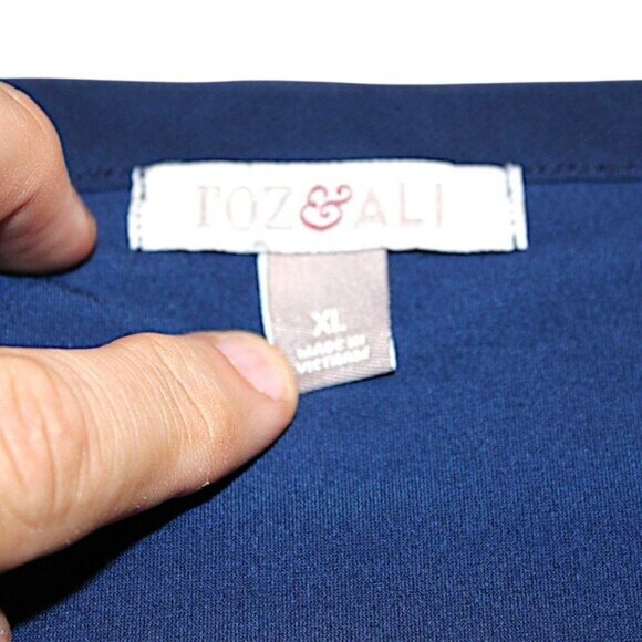 Roz & Ali XL Solid Navy Blue Sleeveless Blouse Pleated Neck Career Plus Size - Picture 5 of 8